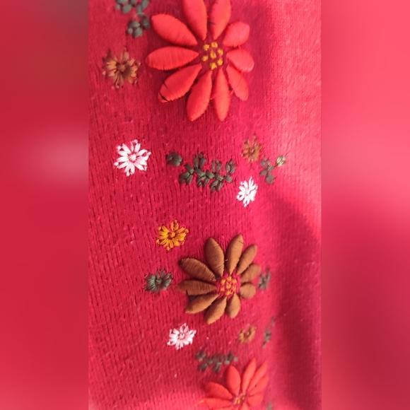 Embroidered Red Women's Sweater Vest Size XL #501 - Picture 2 of 3